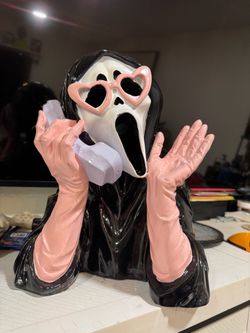 Scream Ghostface Halloween decor