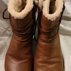 UGG Caspia1932 Women's Boots Ankle Leather Brown Lace-Up Shoe Size 7