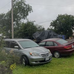 2000 Saturn & 2006 Honda Odyssey