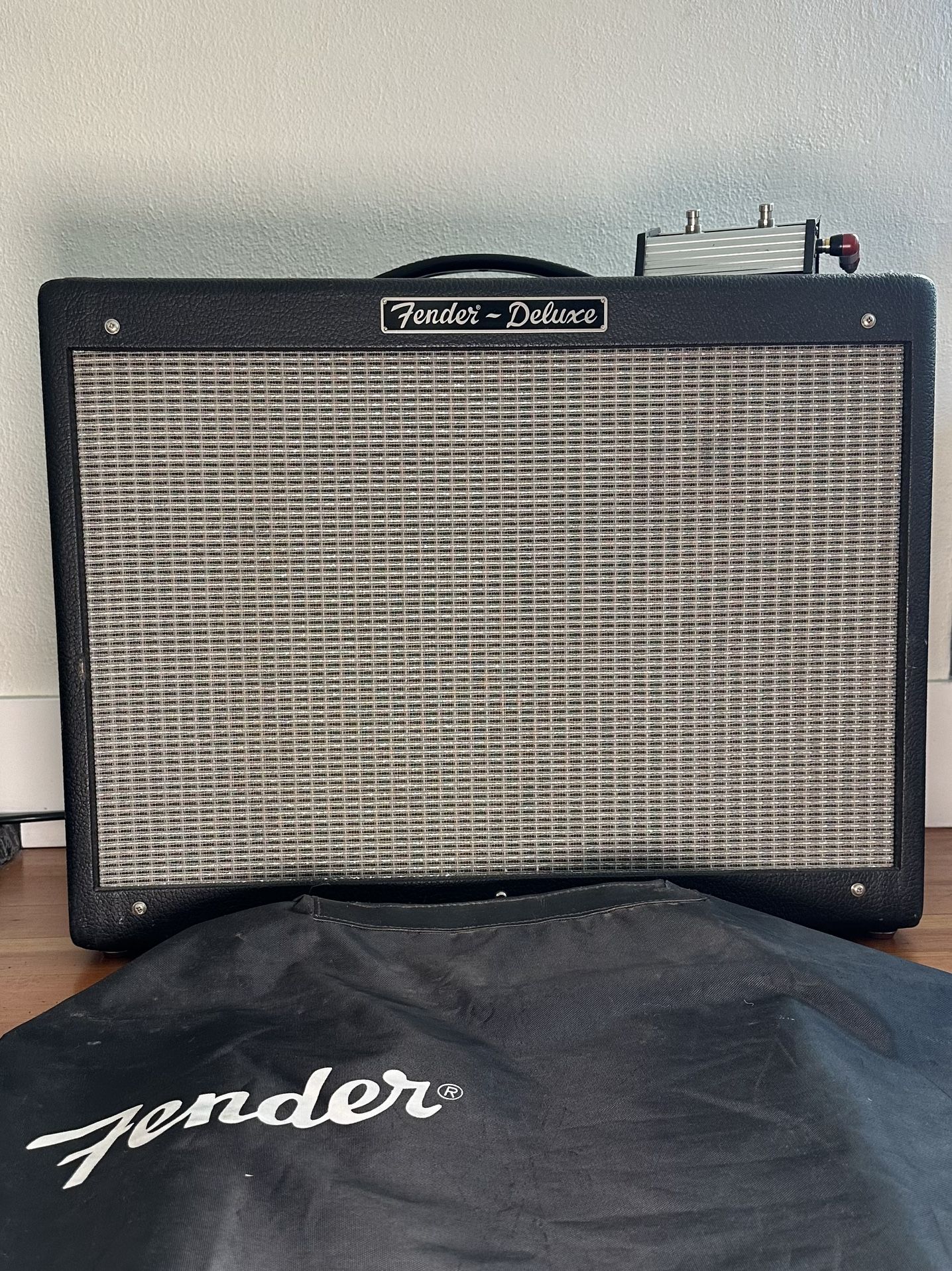 Fender Hot Rod Deluxe – USA Made (with Footswitch + Cover)