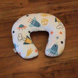 Breastfeeding pillow