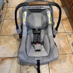 Nuna Pipa Rx Car Seat With Base