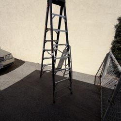 Little Giant 8’ Fiberglass Ladder – Type IAA 375 lb – Adjustable Leveling Legs – Contractor Grade