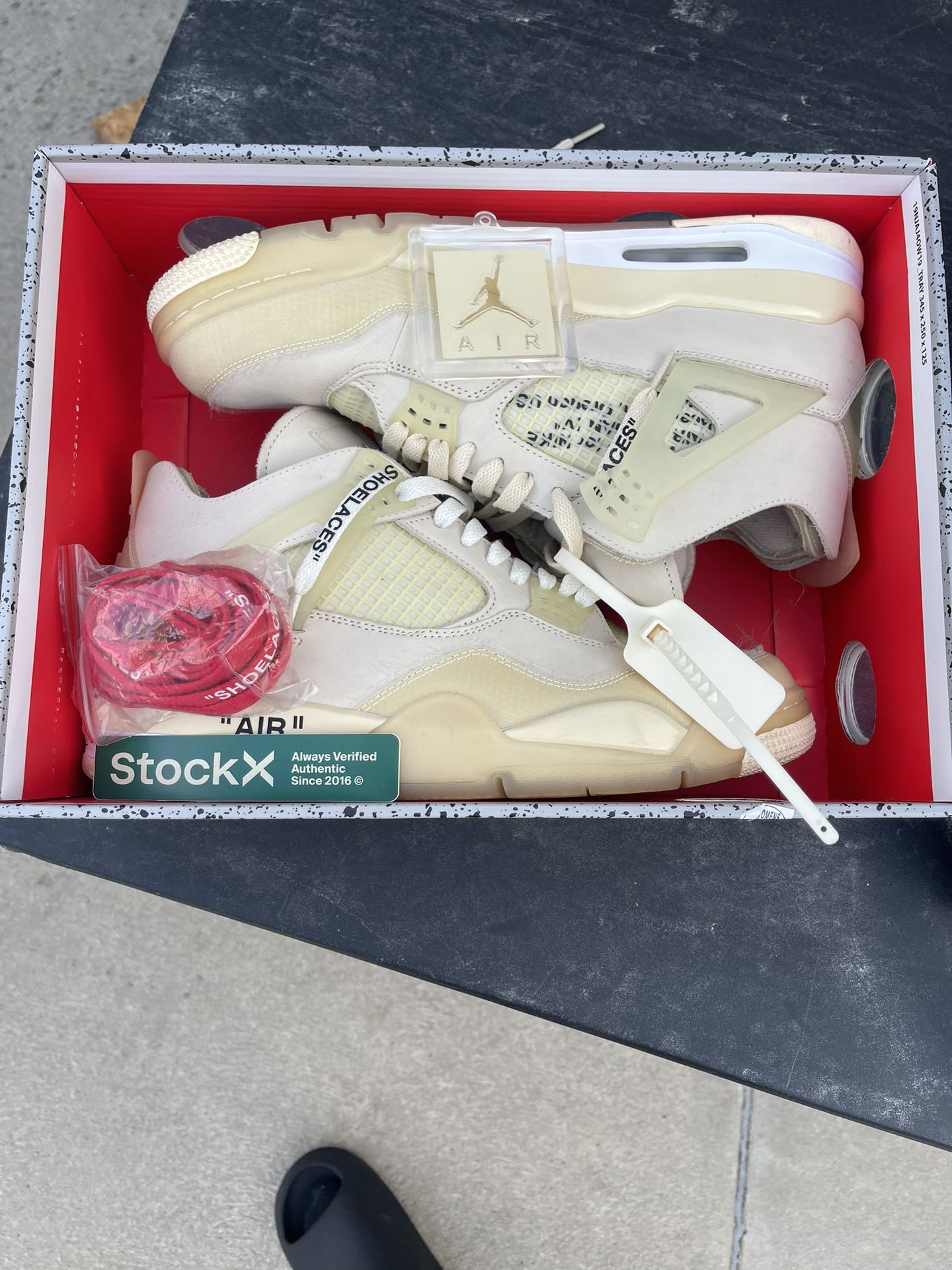 Off White Jordan 4