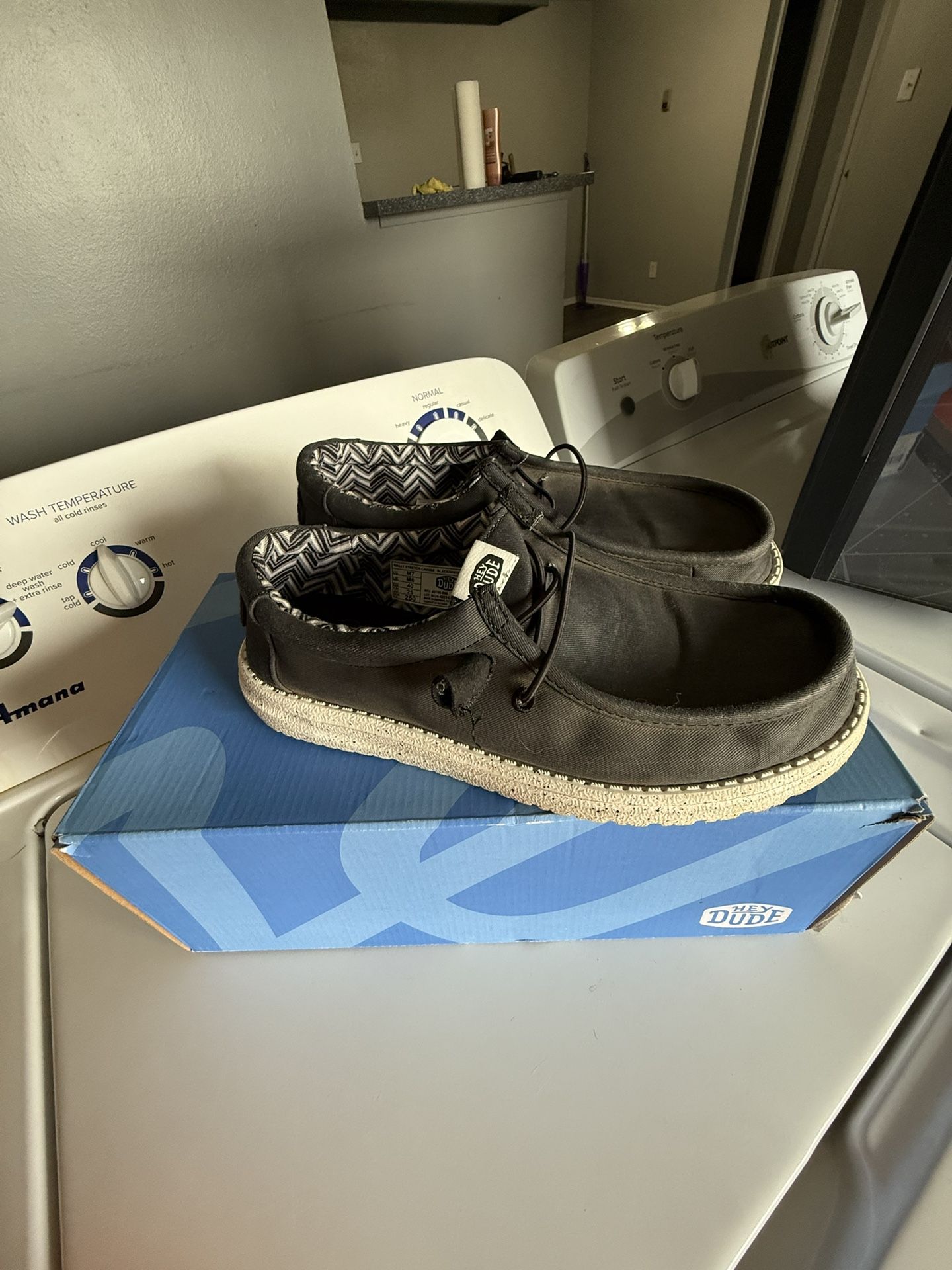 Size 7 Heydudes