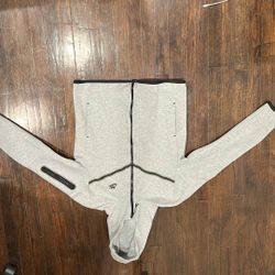 Grey Nike Tech Fleece