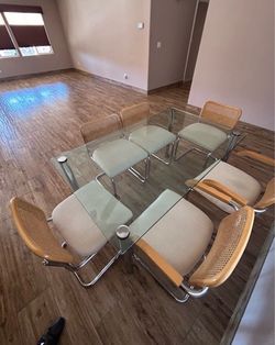 Unique Glass Dining Table Only (NO Chairs)ā Excellent Condition-Delivery Available šš
