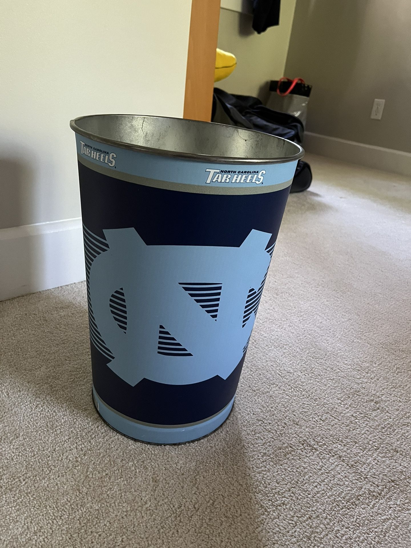 UNC 15 inch, wincraft Tarheel trashcan Nc University Of North Carolina