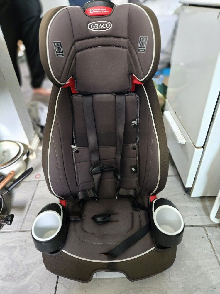 GRACO BOOSTER CAR SEAT