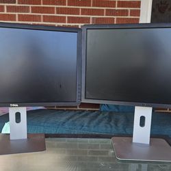Dual Dell Monitors 22in FHD. HOLIDAY SALE 🎄🎄   