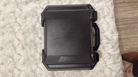 Pelican Vault V200 Medium Pistol Case w Foam