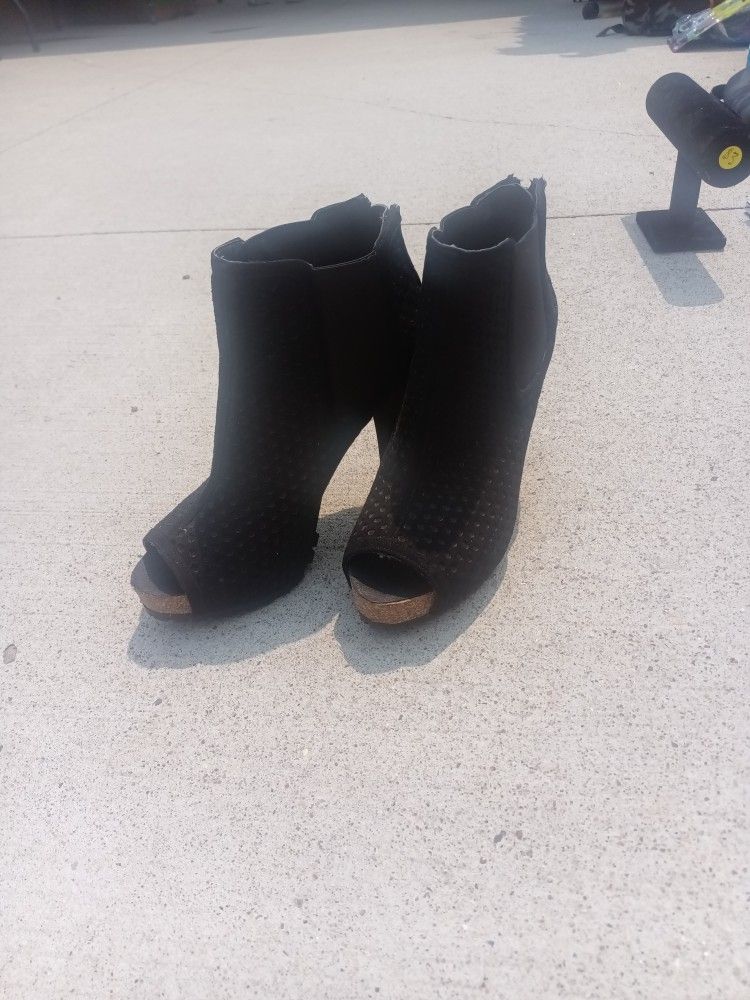 Black High Heels 6 1/2