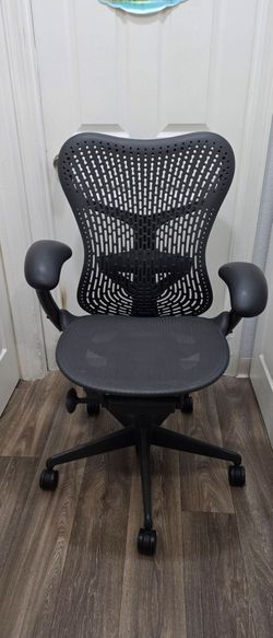 Herman miller Mirra 2 Office Chair .