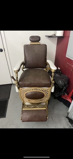 Great Condition Vintage Theo A Kochs Antique Barber Salon Chair