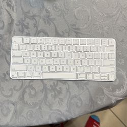 Apple Keyboard