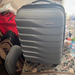 American Tourister Luggage 🧳 