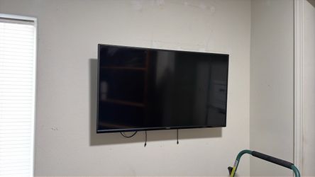 FREE 40” Vizio Flat Screen TV
