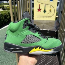 Jordan Retro 5 “Se Oregon” Size 9.5