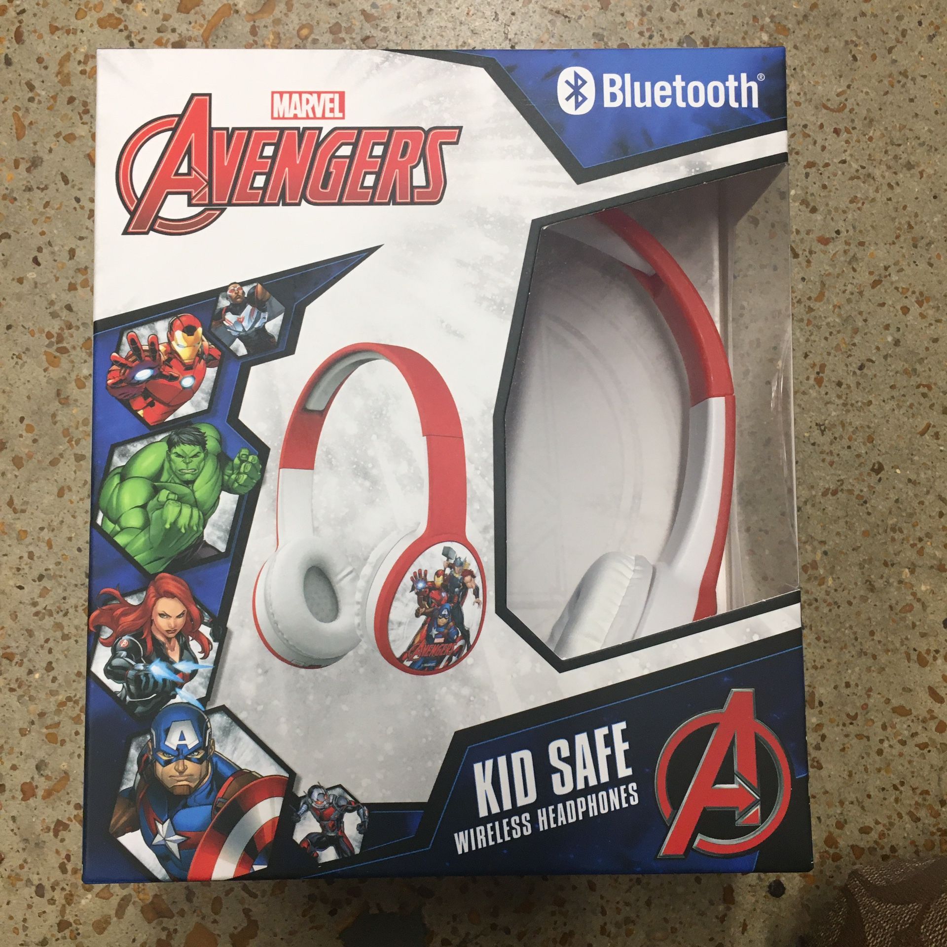 NWT Avengers kids headphone