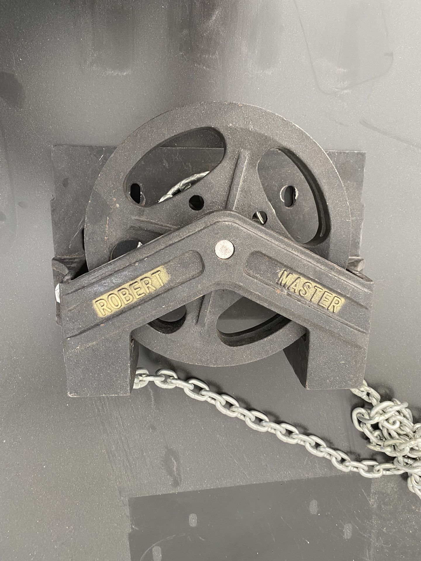 Garage door pulley and chain