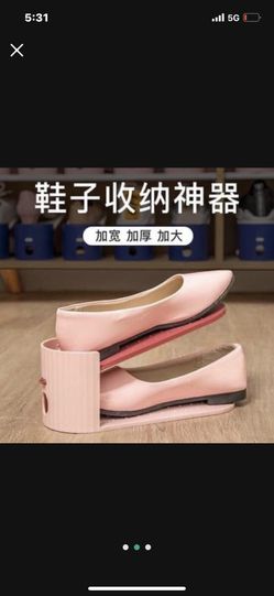 ON SALE。$15 /20 shoes Rocks 。 Pick up in Flushing.