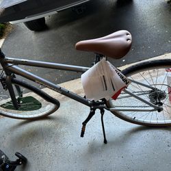 Schwinn 28” Addison Hybrid Bike