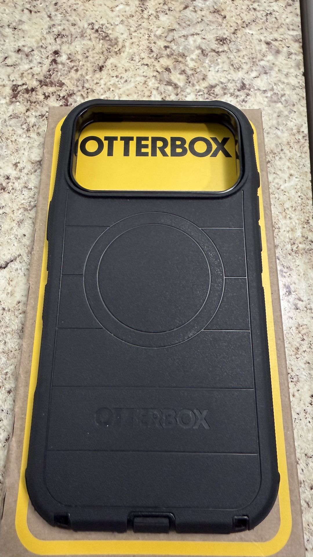 iPhone 17 Promax OtterBox Defender Pro 