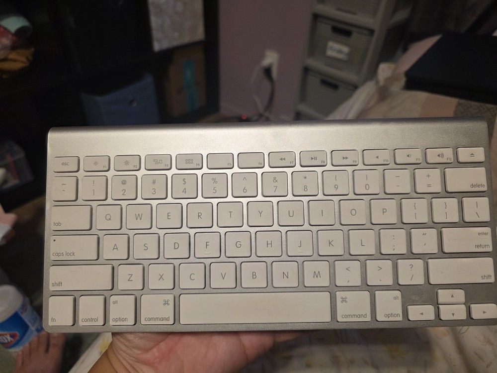 Apple Wireless Bluetooth Keyboard Model A1314