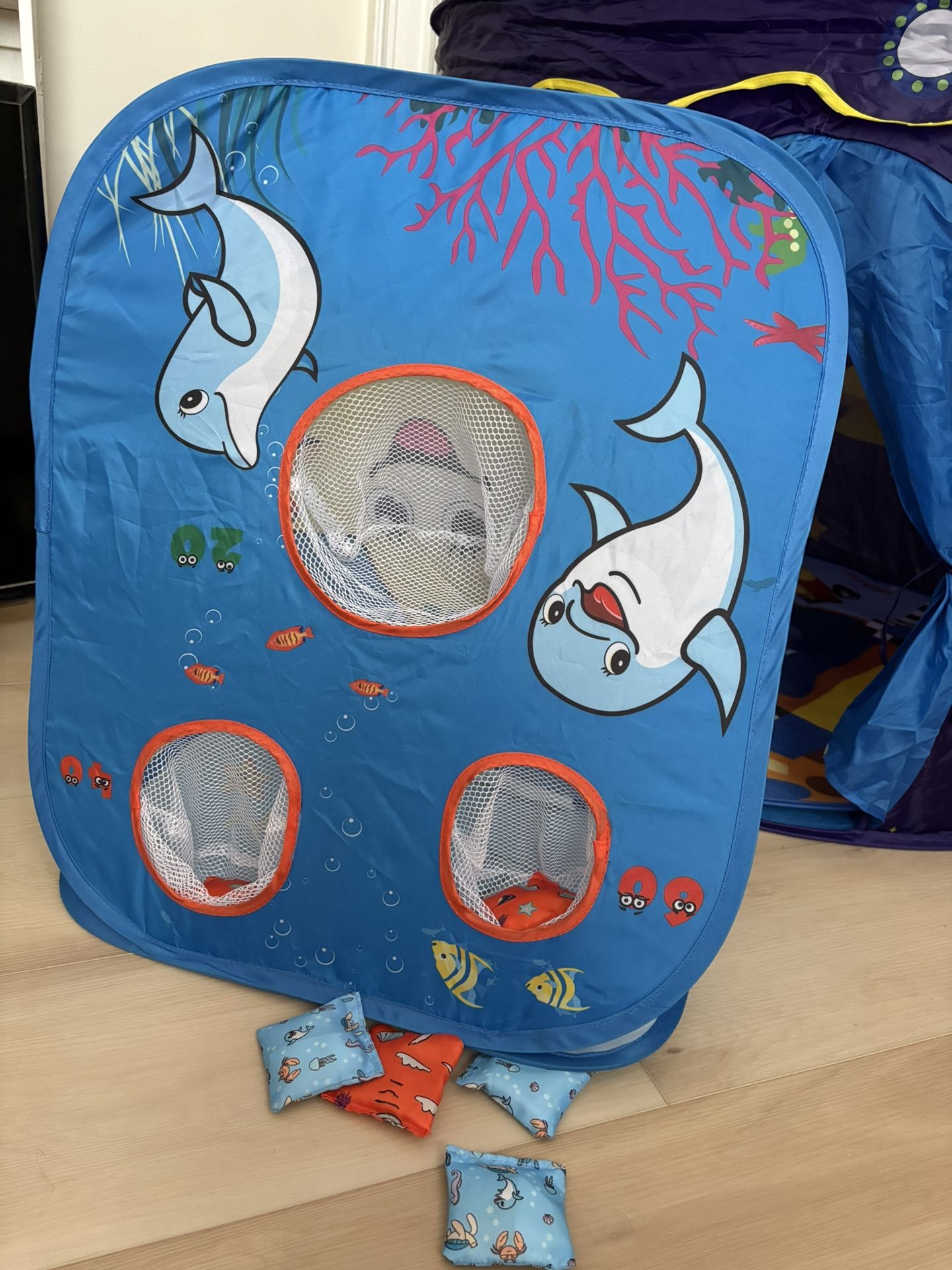 Yomful Pop-Up Play Tent with Bean Bags