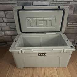 Yeti Cooler 65 for Sale in Cary, NC - OfferUp