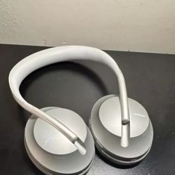 Bose Noise Cancelling 700 Bluetooth Headphones - Silver