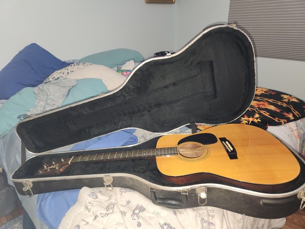 Takamine Guitar G330