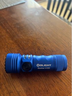 Olight seeker 4 mini