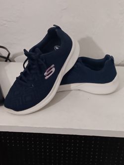 Woman's Navy Blue Light Weight Skechers-7.5