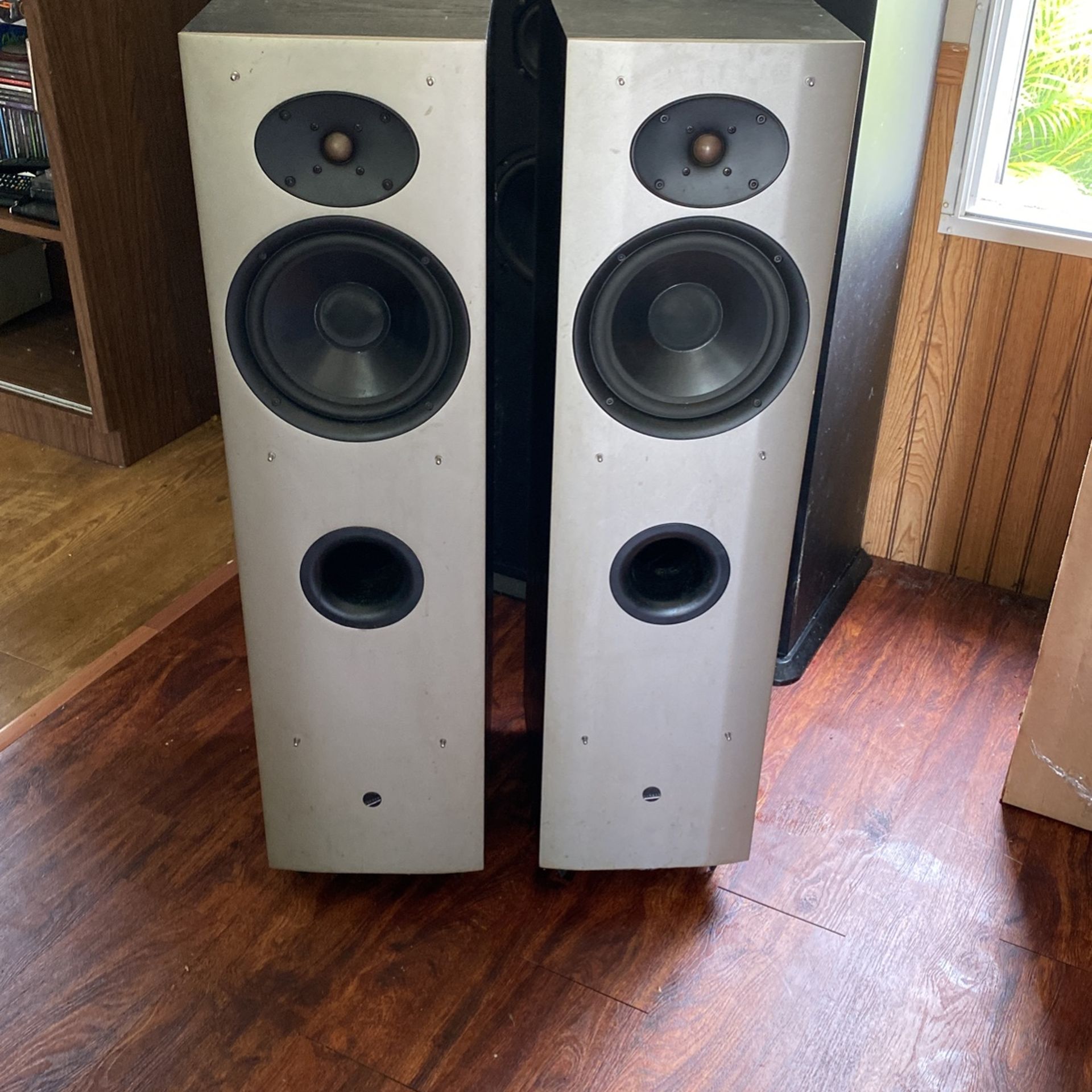 Athena AS-F1 Tower Speakers