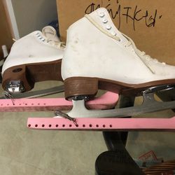 Riedell Size 2 Ice Skates