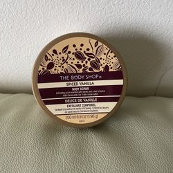 Spiced vanilla body scrub 6.9oz