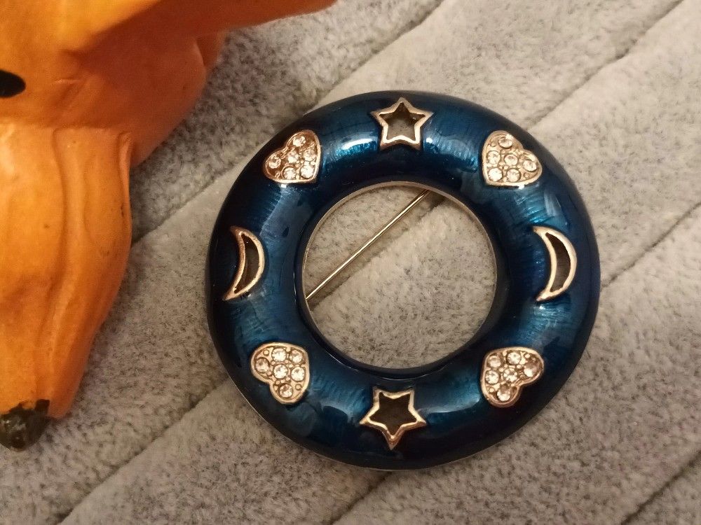 Moon Star Heart Round Shape Classic Unique Exquisite Enamel Brooch Pin Jewelry