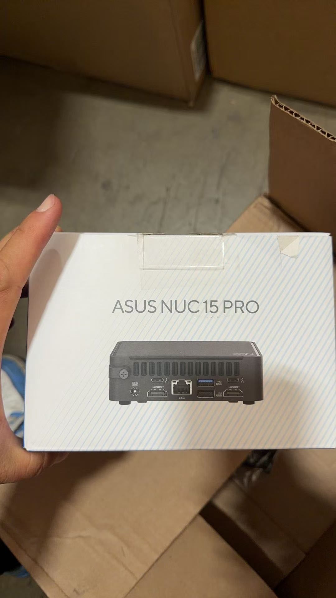 Asus NUC 15 Pro mini desktop Ultra 7  PC 