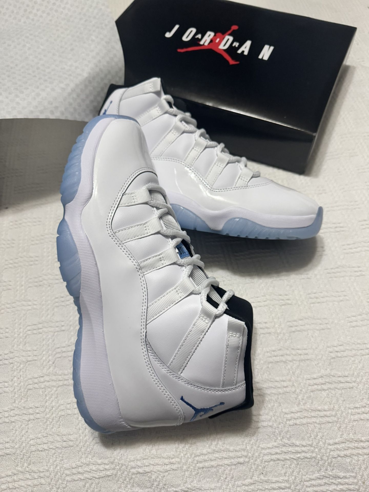 Air Jordan Retro 11 Legend Blue