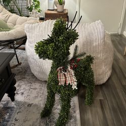 🎄Cute Artificial Greenery Reindeer Indoor Outdoor.