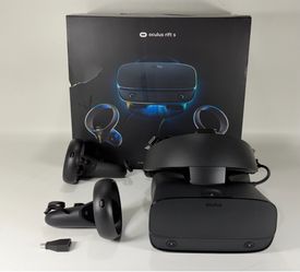 Oculus Rift S PC-Powered VR Gaming Headset - Full Set in Original Box