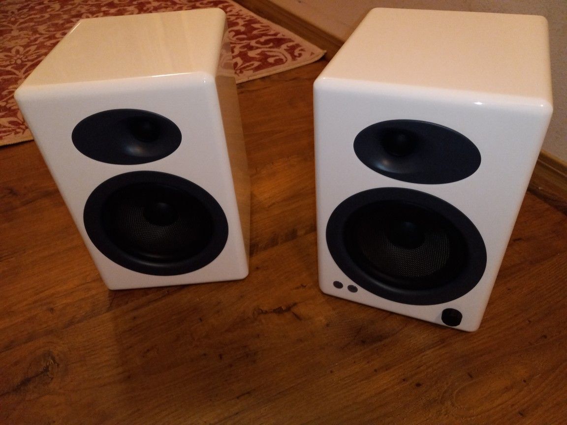 Audioengine A5+ Powered Bookshelf Studio Monitor Speakers