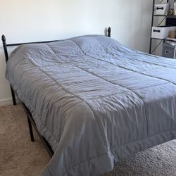 Queen Size Bed With Mattress 