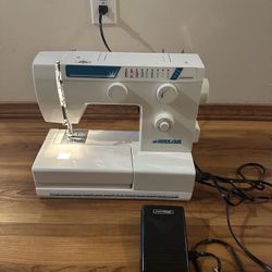 Riccar 551 Sewing Machine 