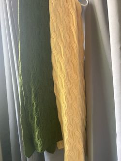 NWOT Cashmere Cable Knit Scarf Nostrum