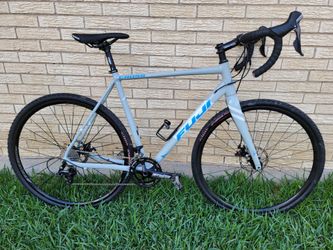 Fuji Cross 1.8 gravel bike