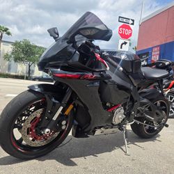 2015 Yamaha Yzf R1