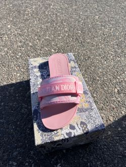 Dior slide