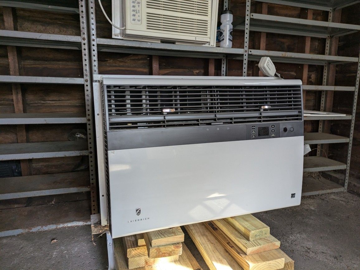 Friedrich Air Conditioner 20,000BTU